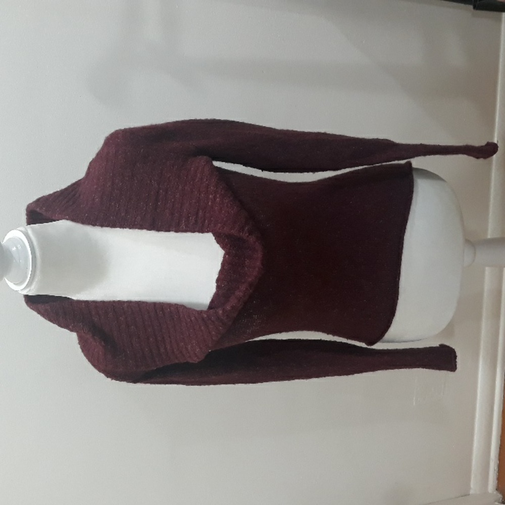 BCBG  red sweater size XS